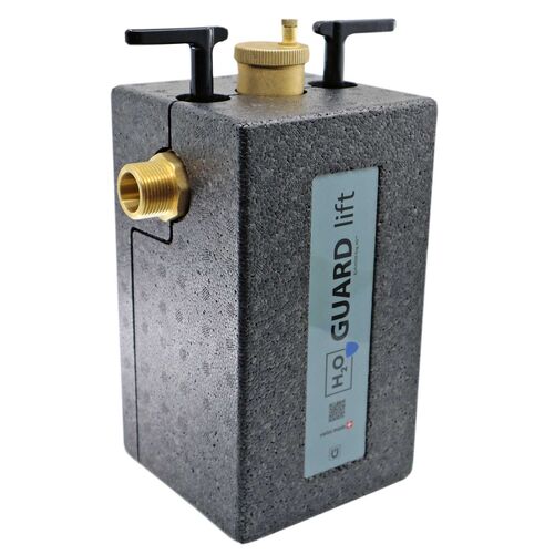 Der pH-Wert in Balance: Ein ausgeglichener Säure-Basen-Haushalt ist wichtig für die menschliche Gesundheit und das Wohlbefinden. In der Schweiz wird das Trinkwasser in sauer, basisch oder alkalisch eingeteilt, in einer Skala von eins bis 14. Der empfohlene PH-Wert für Trinkwasser liegt dabei in der Mitte. Das Produkt «H2O GUARD lift» schützt das verwendete Heiz- und Kühlsystem, indem es den PH-Wert von eher saurem Wasser erhöht und allfälligen Schadstoffen vorbeugt. Zusätzlich werden Rohrleitungen vor frühzeitiger Abnutzung geschützt. Das Gerät der Elysator Engineering AG funktioniert ohne Strom, ist zu hundert Prozent recyclebar und verwendet keine Chemie. Elysator Engineering AG, www.elysator.com