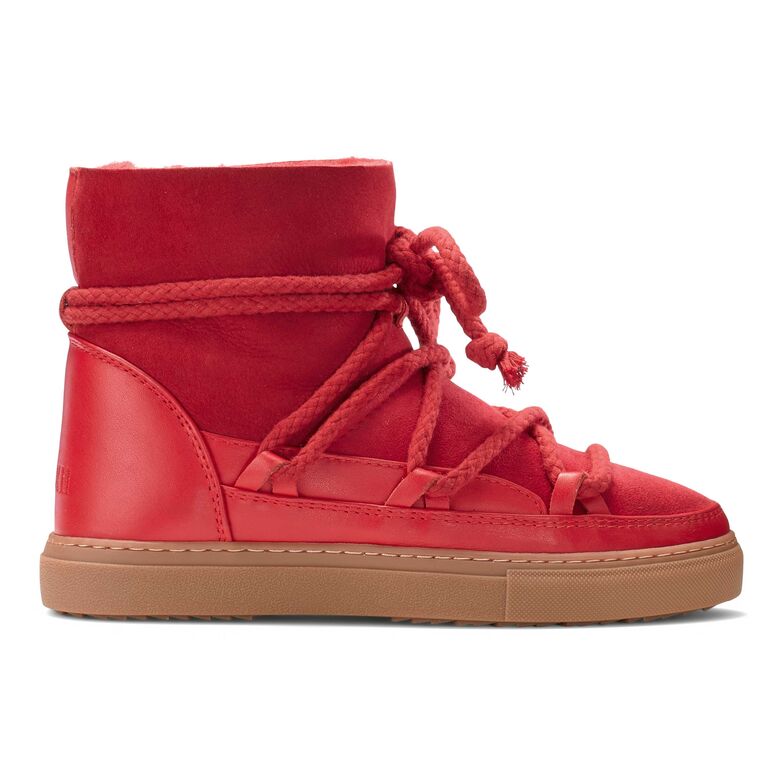 Für den Samichlaus: Darf es statt Säckli oder Deko-Stiefel eine Variante sein, die auch nach dem 6. Dezember durch den Winter begleitet? Mit wasserabweisendem Schutz und rutschfester Sohle. www.inuikii.com