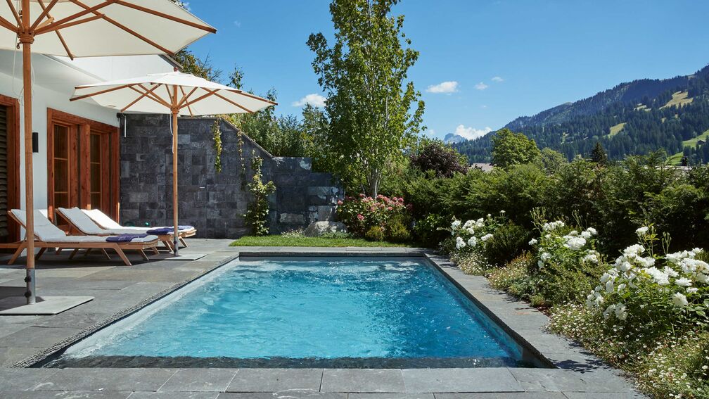 Erfrischend erneuert: Garten mit Pool