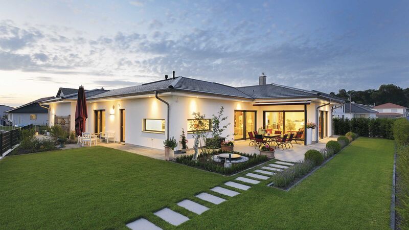Vorher: Der Bungalow ist solide gebaut und eignete sich für ein zusätzliches Geschoss.