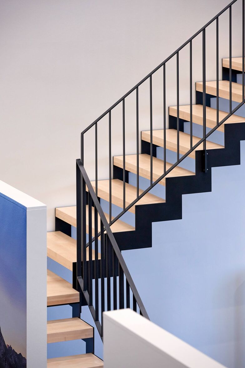 Die Traumtreppe im eigenen Haus? Möglich macht dies der innovative Hersteller Columbus Treppen. Die Profis fertigen die Treppen individuell ganz nach Wunsch des Kunden an und stimmen die verwendeten Materialien auf das Projekt ab. www.columbus.ch