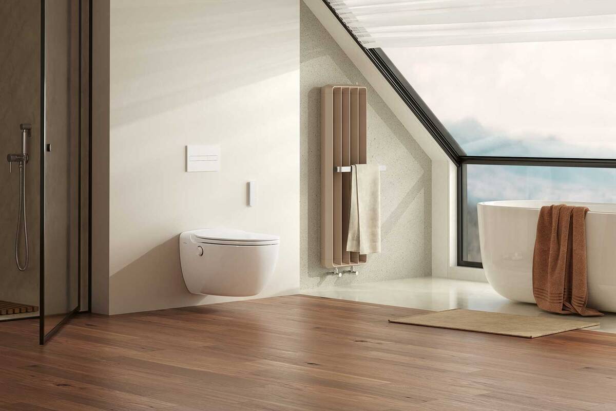 Das Dusch-WC «LaPreva P1» ist in zwei Varianten erhältlich: Das Basismodell bietet alle Standardfunktionen, das «LaPreva P1S» ist zusätzlich mit einer Auto-Open-Funktion und Sitzheizung ausgestattet. La Preva AG.