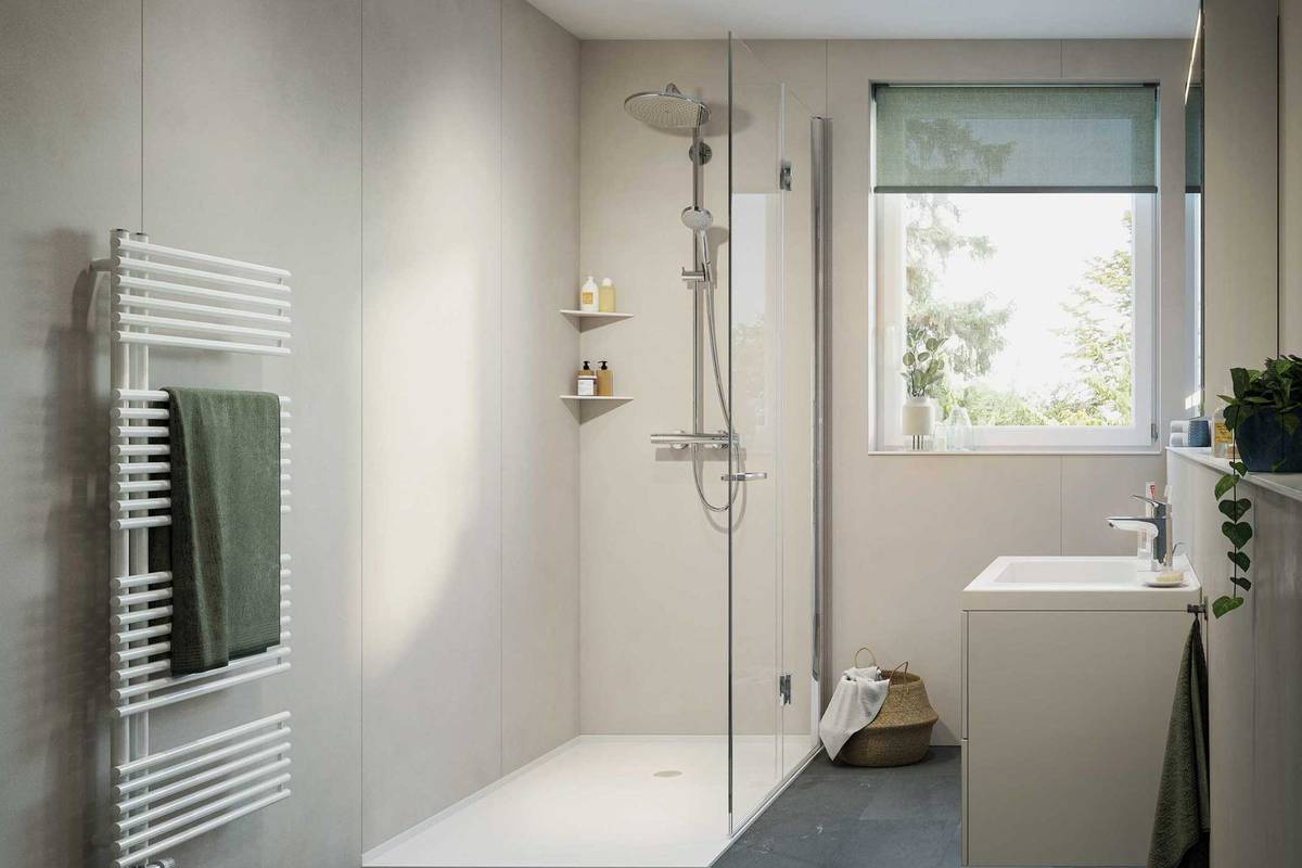 Die ebenerdige Dusche ist aus einem rutschhemmenden Material gefertigt. Kombiniert wird sie mit dem fugenlosen, wasser- und schmutz- abweisenden Wandsystem, das in zahlreichen Farben, Designs und Motiven zur Wahl steht. Viterma.