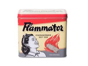 Der Feueranzünder ist nicht nur ein Muss beim Grillieren, die Box sieht auch noch hübsch aus. Flammator über Globus.