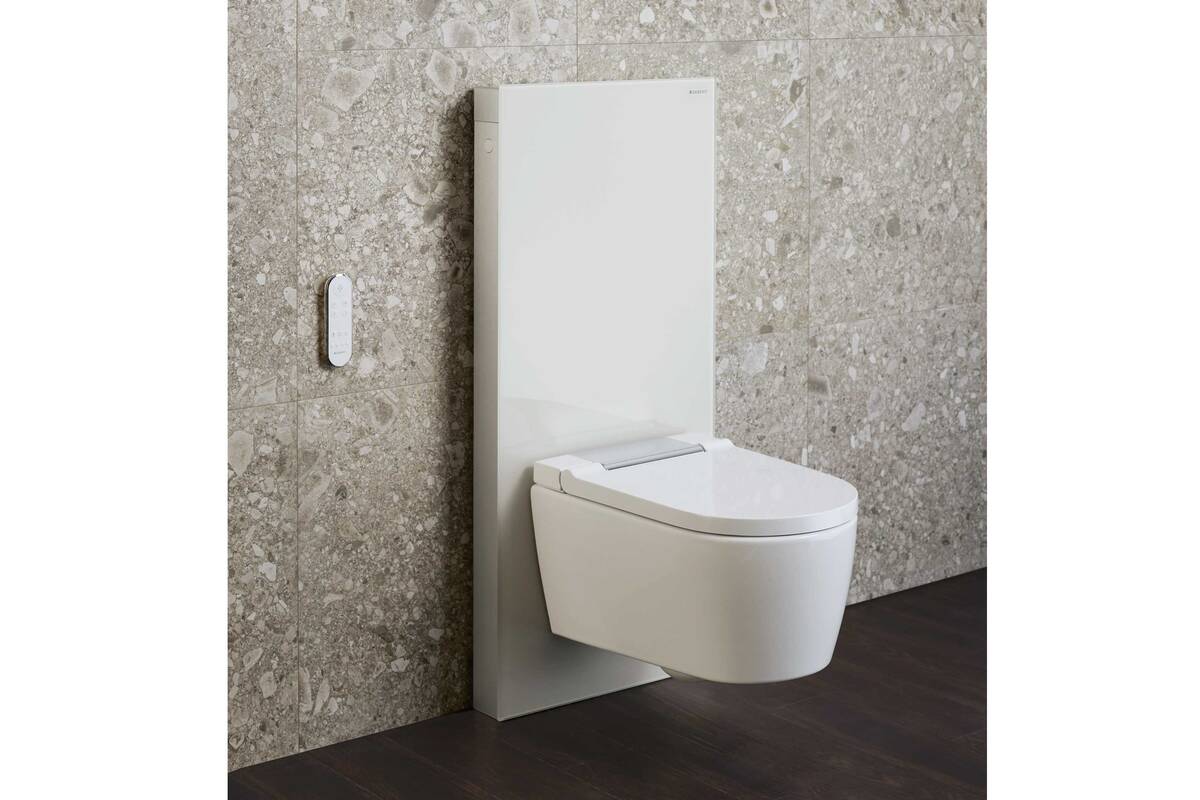 Dank dem Zusammenspiel von Design und Technik benötigt das «AquaClean» Dusch-WC nicht mehr Platz als eine konventionelle Toilette. Es zeichnet sich durch seine klare Formensprache und intuitiv bedienbare Funktionen aus. Geberit Vertriebs AG.