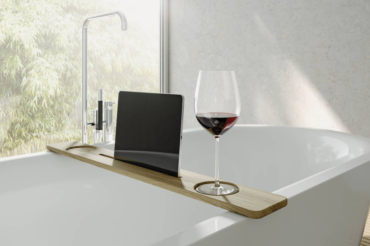 Schmidlin Badewannen lassen sich nicht nur mit den passenden Accessoires ausstatten, sondern mit Whirlsystemen und der Funktion «Soundbox», die die Wanne in einen einzigartigen Klangkörper verwandelt. Schmidlin.